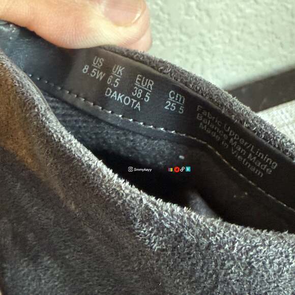 Dr. Scholl's Dakota Gray Microsuede Tasseled Wedge Ankle Boots - Picture 6 of 6